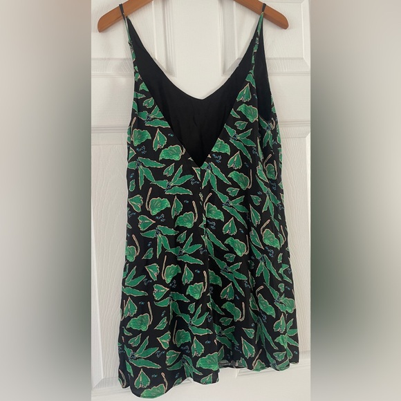 Urban Outfitters Low Cut Back Sleeveless Mini Dress Size Small - Picture 2 of 3